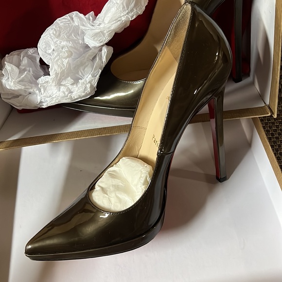 Christian Louboutin Pigalle 120 Plato Pewter/Patent SZ 38 - ONCE WORN (2 hours!) - Picture 3 of 17